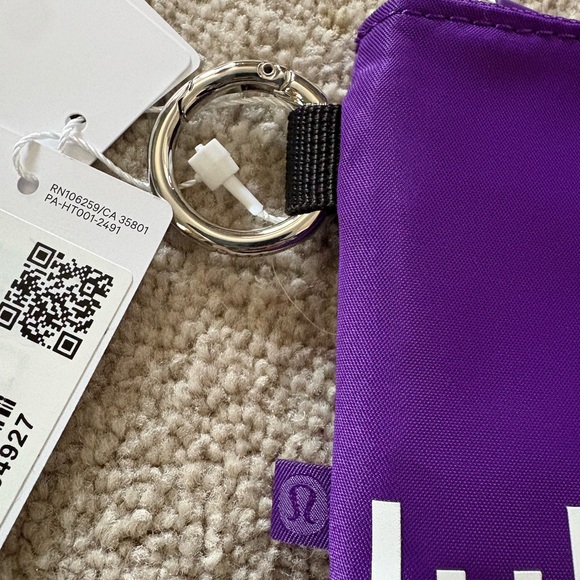 Lululemon Clippable Card Pouch NWT college purple - Picture 5 of 5